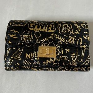 Used once** CHANEL Calfskin Crocodile Embossed Graffiti Card Holder Wall…